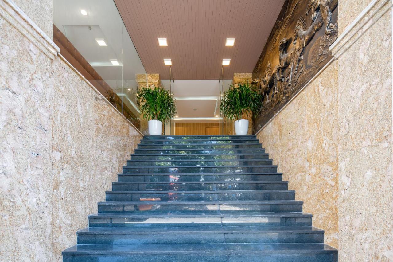 Lotus Rock 05 Hotel Da Nang Exterior photo